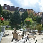 2 Bedroom Home Close To Prague Castle