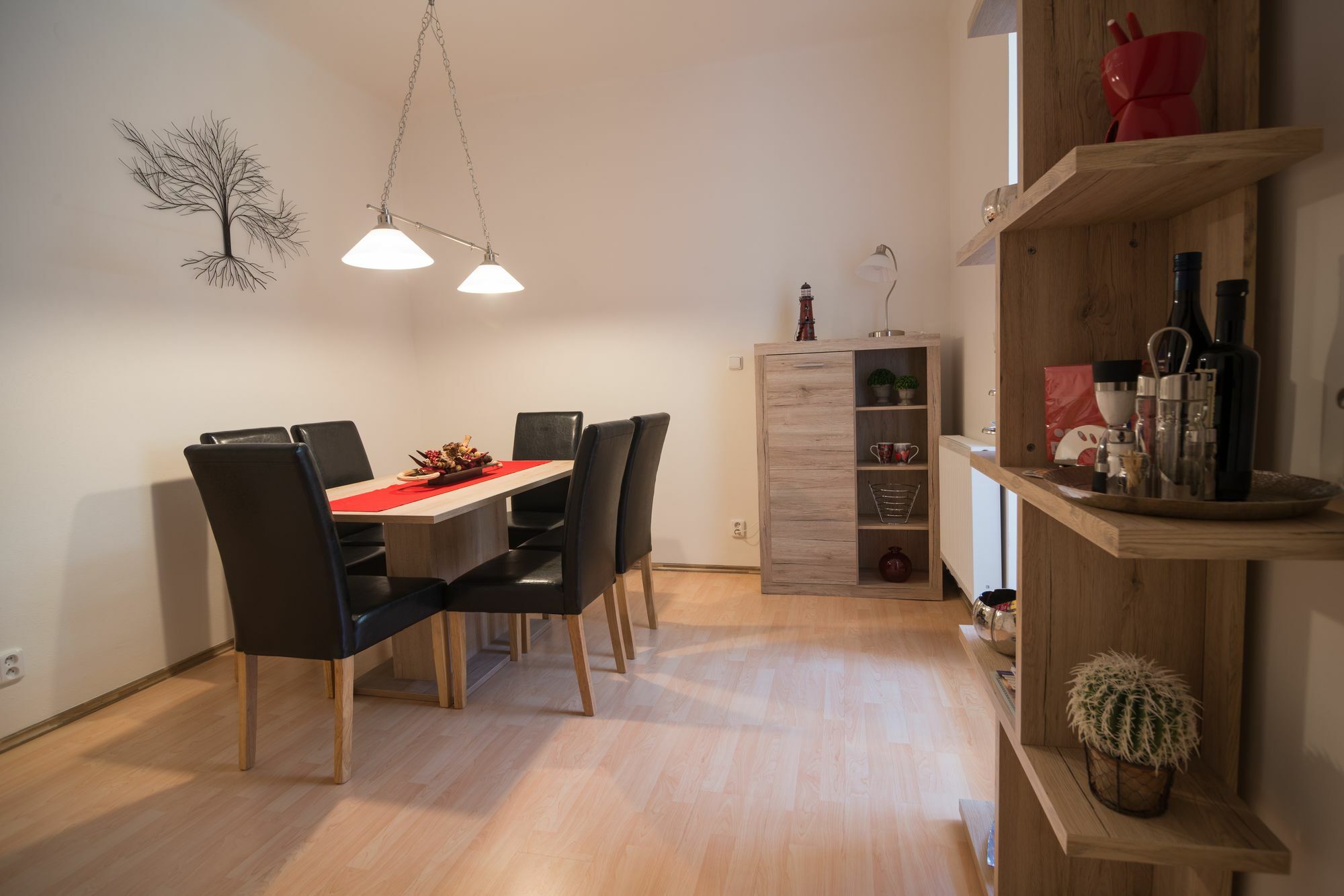 Appartamento 2 Bedroom Close To Castle Praga