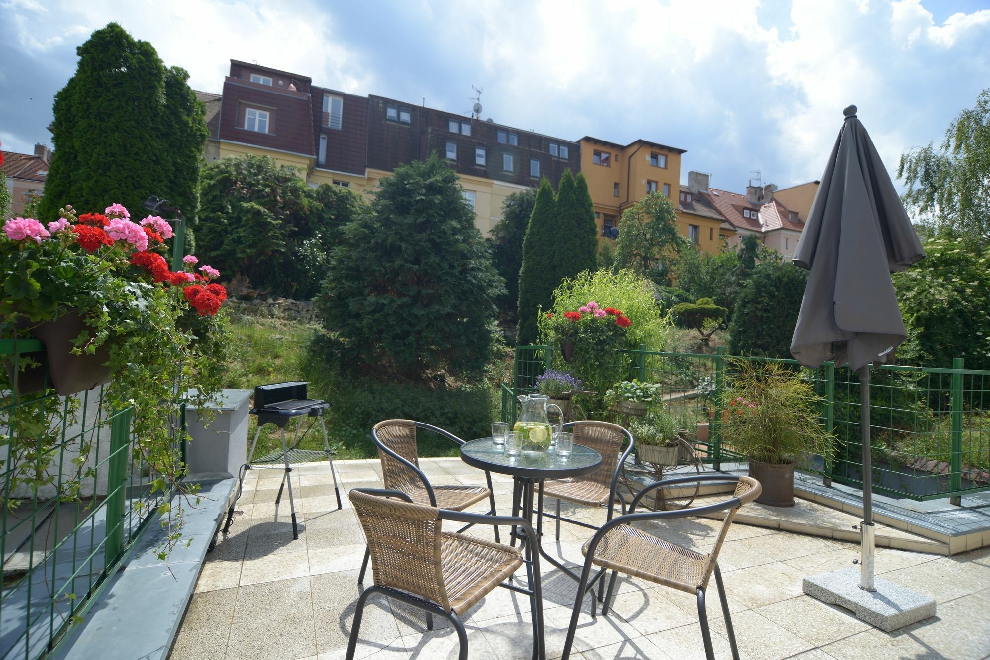 2 Bedroom Close To Castle Appartamento Praga