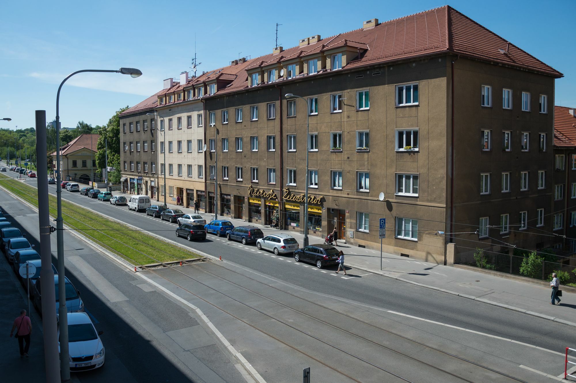 2 Bedroom Close To Castle *