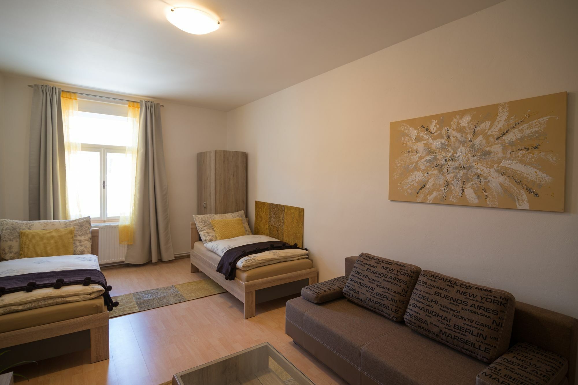 Appartamento 2 Bedroom Close To Castle Praga